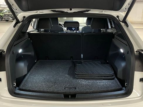 Used 2025 Volkswagen Atlas Cross Sport SE w/ Black Wheel Package image 38