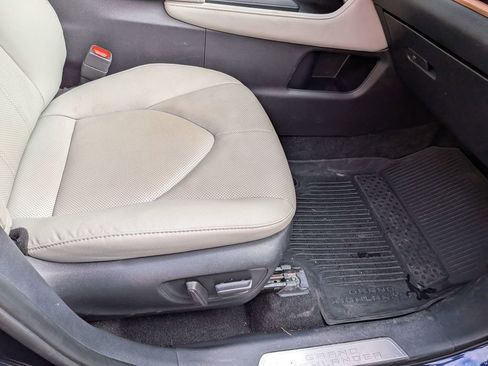 Used 2025 Toyota Grand Highlander XLE image 30