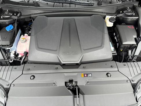 New 2025 Kia EV6 Light w/ Light LR Technology Package image 32