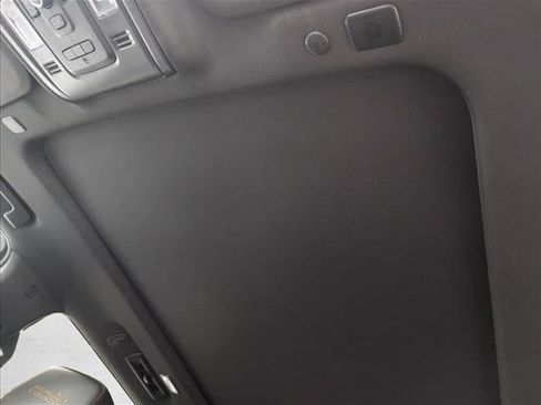 Used 2022 Chevrolet Tahoe High Country AWD/4WD image 16