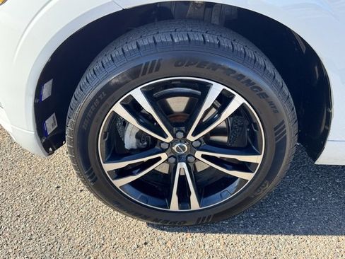 Used 2020 Volvo XC60 T5 Momentum w/ Protection Package image 8