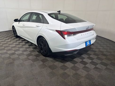 Used 2023 Hyundai Elantra SEL FWD image 5