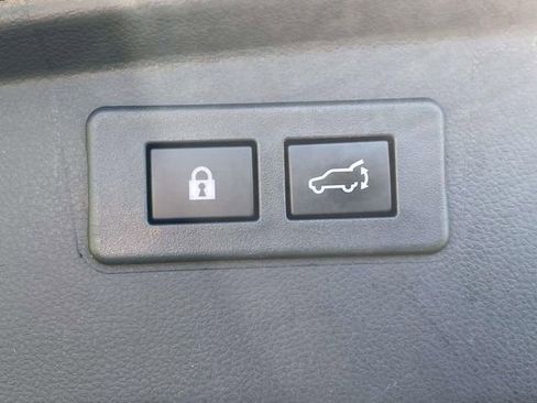 Used 2023 Subaru Outback Premium image 9