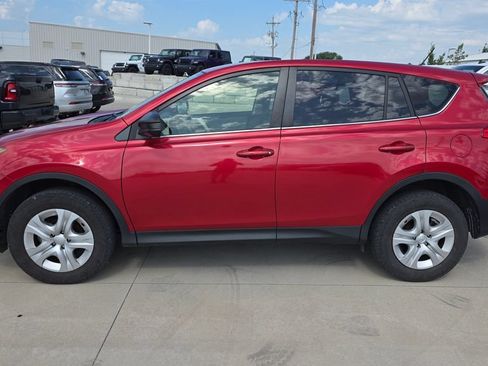 Used 2015 Toyota RAV4 LE FWD image 2