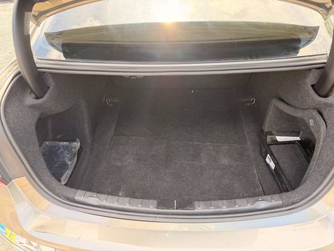 Used 2017 BMW 320i Sedan RWD image 10