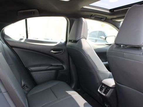 Used 2023 Lexus UX 250h FWD w/ Accessory Package (Z2) image 7