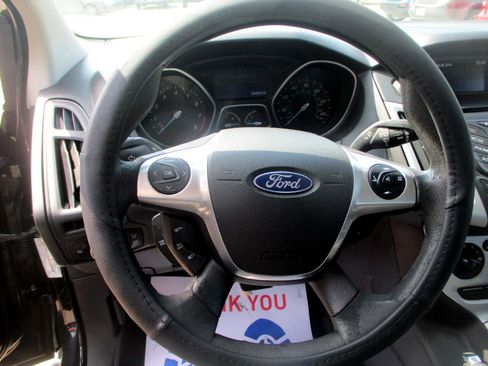 Used 2014 Ford Focus SE w/ SE Winter Package image 13