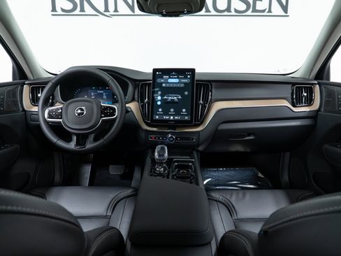 New 2026 Volvo XC60 T8 Ultra w/ Protection Package Premier image 15