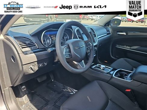 Used 2023 Chrysler 300 Touring w/ Safetytec Plus Group RWD image 12