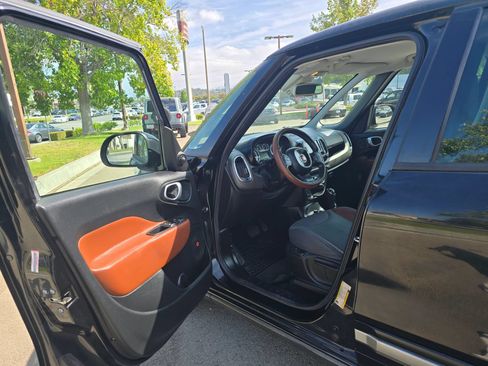 Used 2014 FIAT 500L Trekking w/ Popular Equipment Group FWD image 9