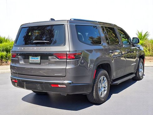 Used 2022 Jeep Wagoneer Series I image 6