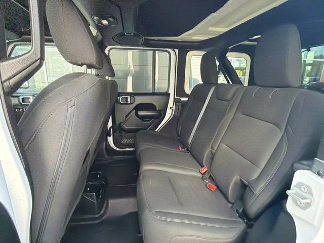 Used 2018 Jeep Wrangler Unlimited Sport S AWD/4WD image 19