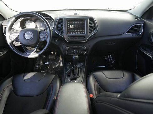 Used 2019 Jeep Cherokee Trailhawk w/ Cold Weather Group image 39