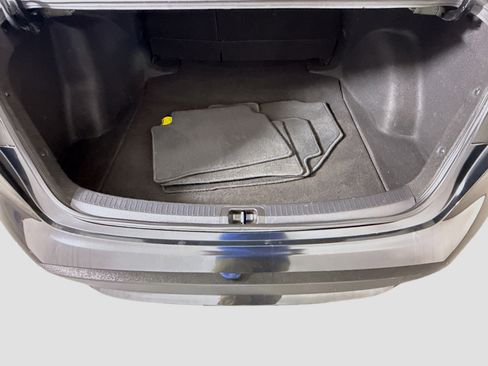 Used 2022 Toyota Corolla LE FWD image 34