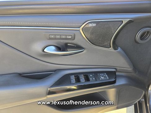 Certified 2022 Lexus ES 300h w/ Accessory Package FWD image 22