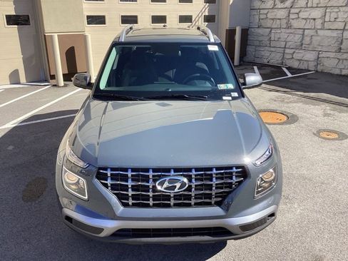 New 2026 Hyundai Venue SEL FWD image 3