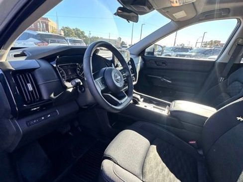 Certified 2024 Nissan Pathfinder SV w/ SV Premium Package FWD image 23