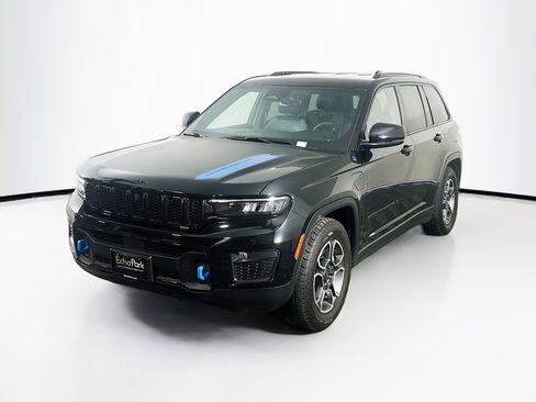 Used 2022 Jeep Grand Cherokee Trailhawk image 3