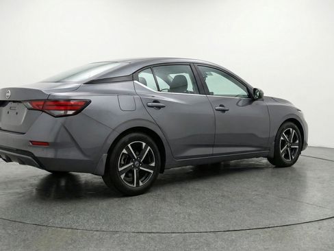 Used 2025 Nissan Sentra SV FWD image 9