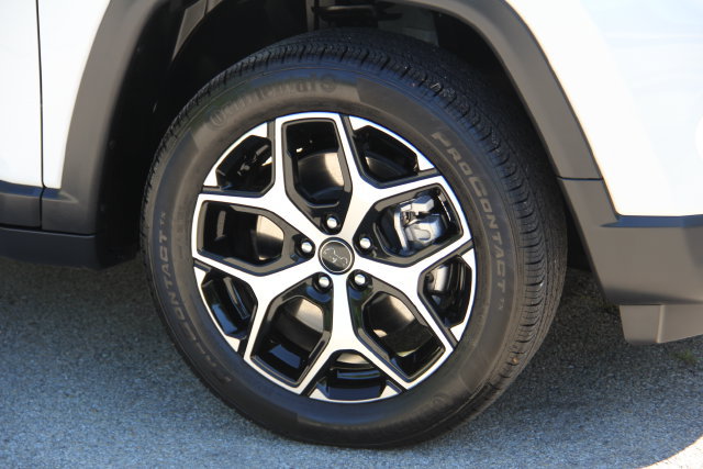Used 2026 Jeep Compass Limited AWD/4WD image 16