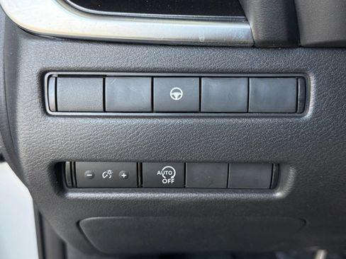 Used 2023 Nissan Rogue SV AWD/4WD image 38