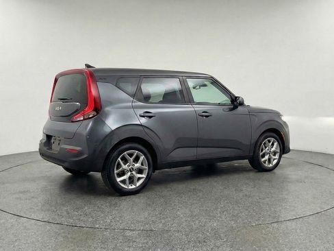 Used 2025 Kia Soul LX w/ LX Technology Package image 9
