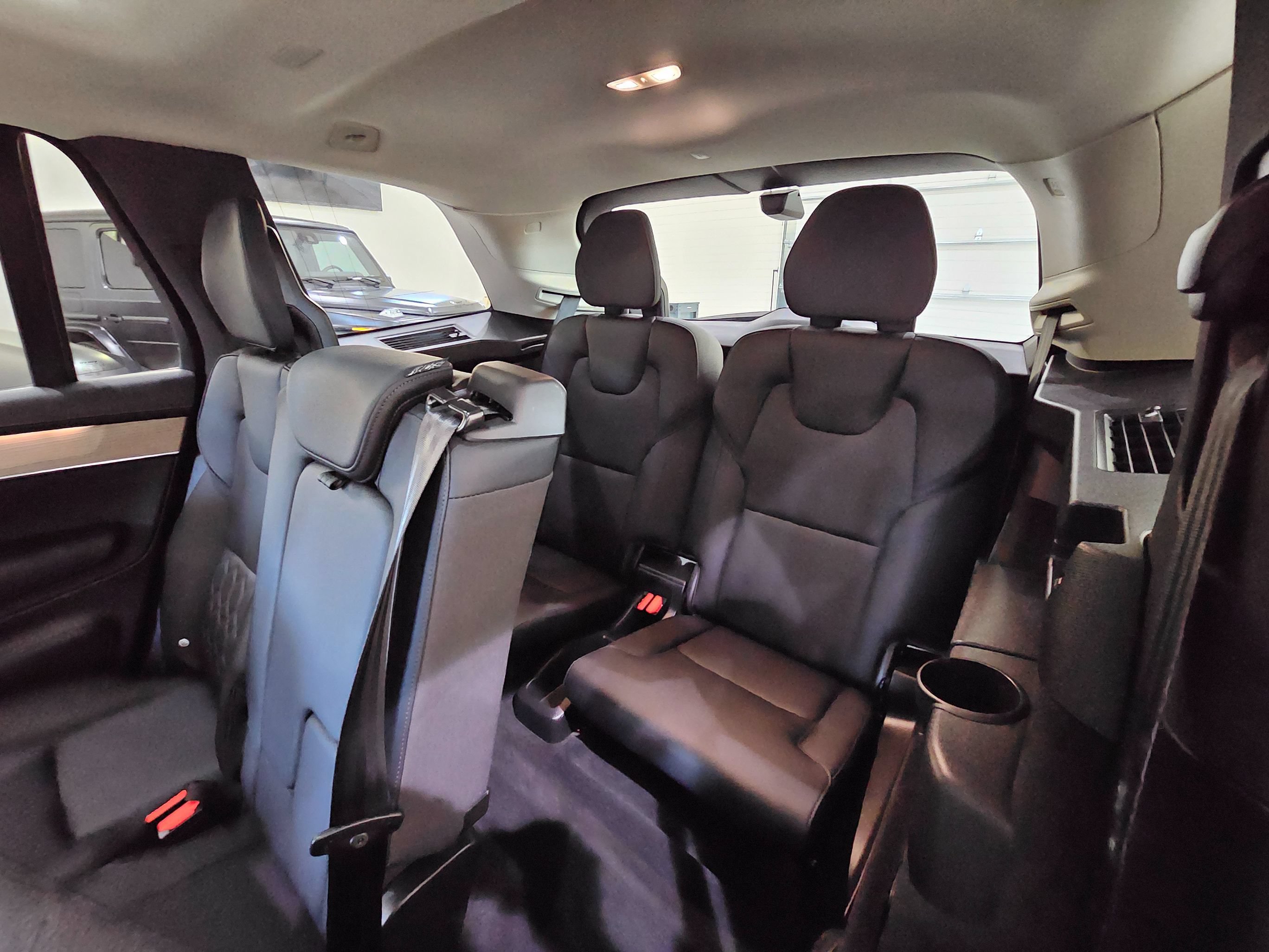 Used 2025 Volvo XC90 T8 Core w/ Climate Package AWD/4WD image 22