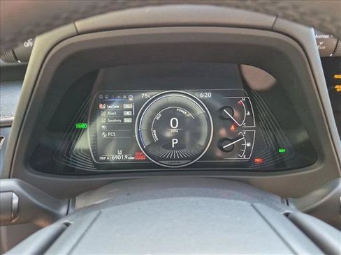 Used 2024 Lexus UX 250h AWD w/ Premium Package image 11