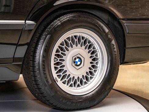 Used 1995 BMW 540i Sedan image 12