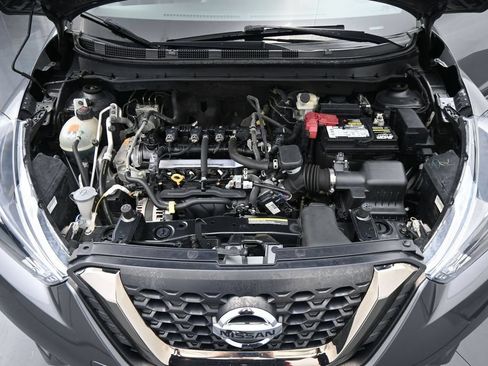 Used 2019 Nissan Kicks SR w/ SR Premium Package FWD image 14