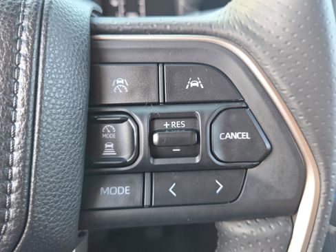 Used 2025 Toyota 4Runner SR5 image 27