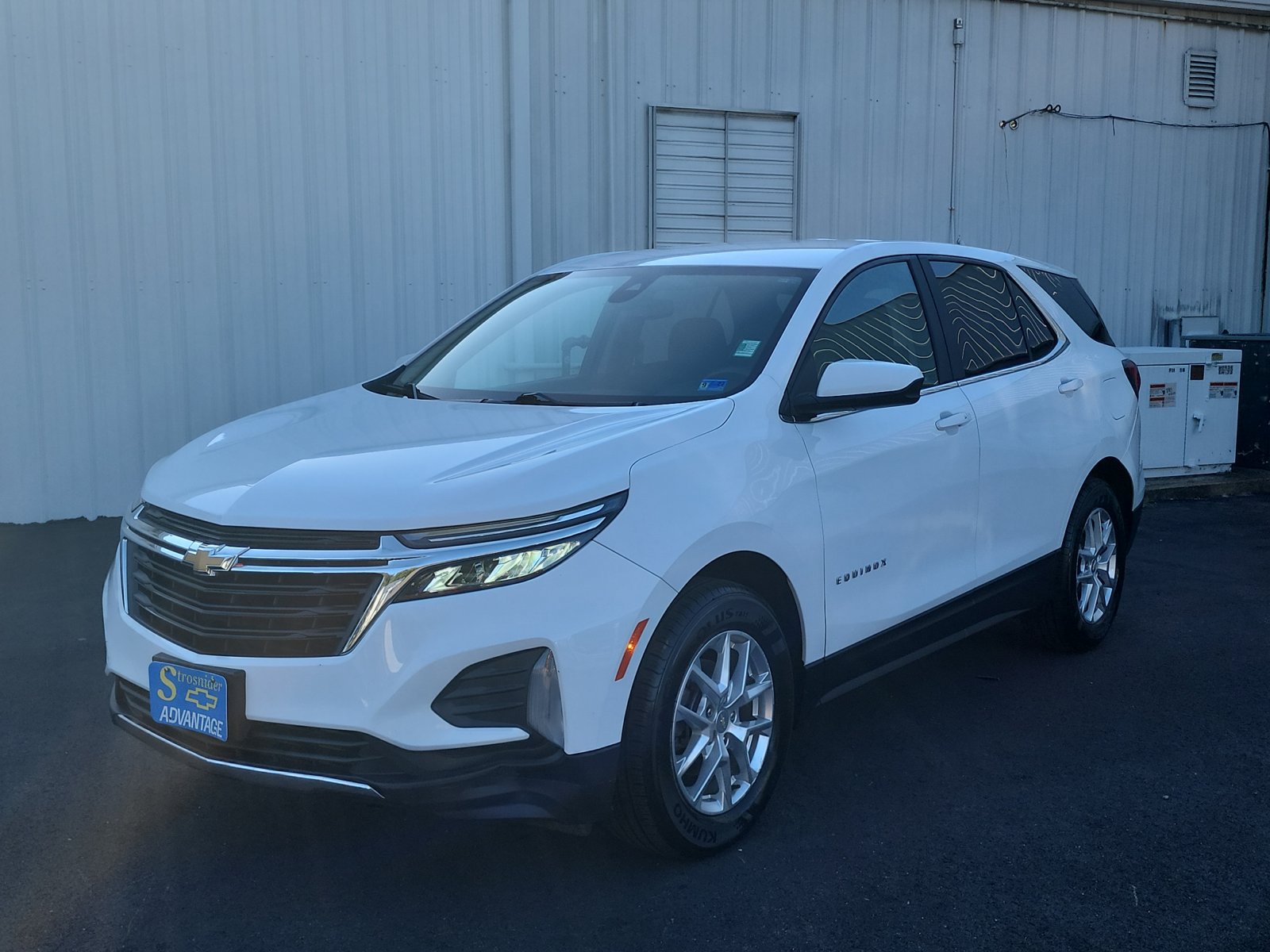 Used 2022 Chevrolet Equinox LT FWD image 1