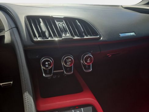 Used 2022 Audi R8 V10 w/ Premium Package image 16