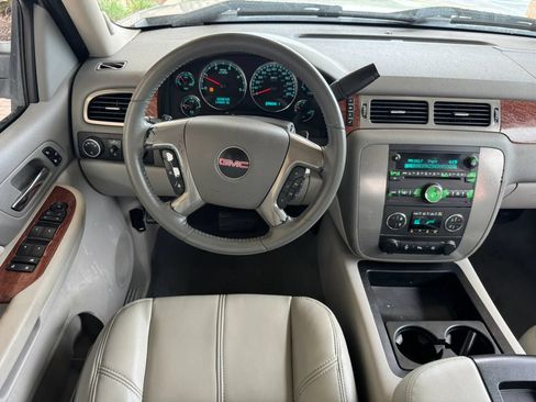 Used 2008 GMC Sierra 2500 SLT w/ Z71 Off-Road Package AWD/4WD image 23