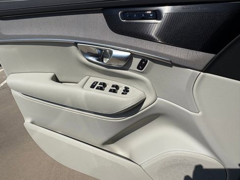 New 2026 Volvo XC90 B6 Ultra image 17