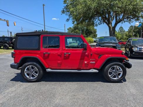 Used 2020 Jeep Wrangler Unlimited Sahara AWD/4WD image 4