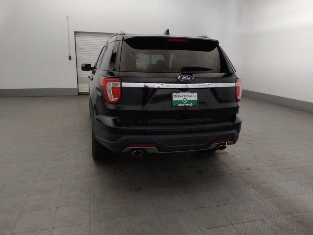 Used 2018 Ford Explorer XLT AWD/4WD image 6