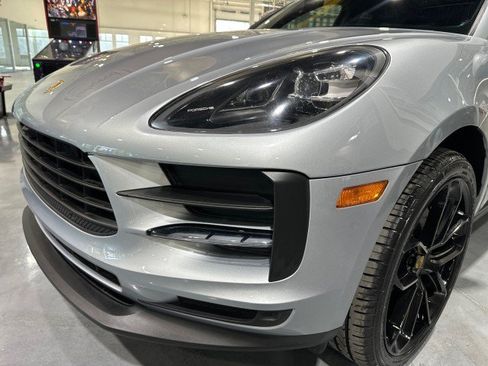 Used 2021 Porsche Macan AWD/4WD image 23