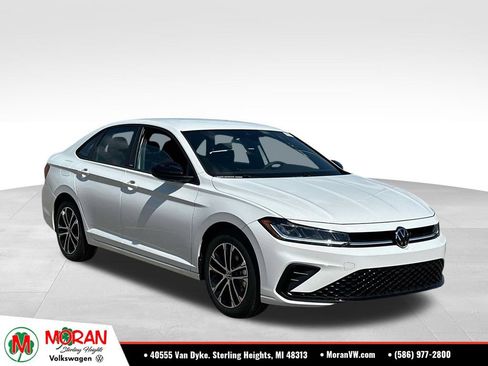Used 2026 Volkswagen Jetta Sport FWD image 5