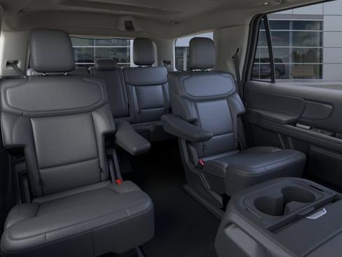 New 2026 Ford Expedition Active AWD/4WD image 11