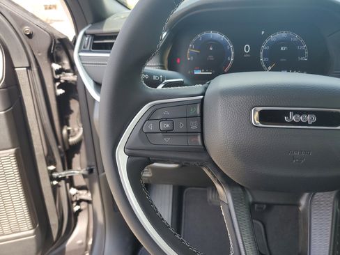 New 2025 Jeep Grand Cherokee Laredo X image 21