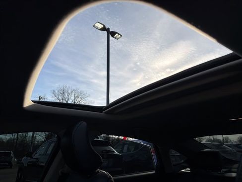 Used 2018 Ford Fusion Titanium image 31