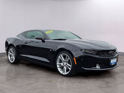 Certified 2021 Chevrolet Camaro LT w/ RS Package image 3