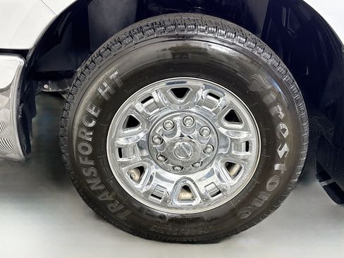 Used 2018 Nissan NV 3500 SL image 36