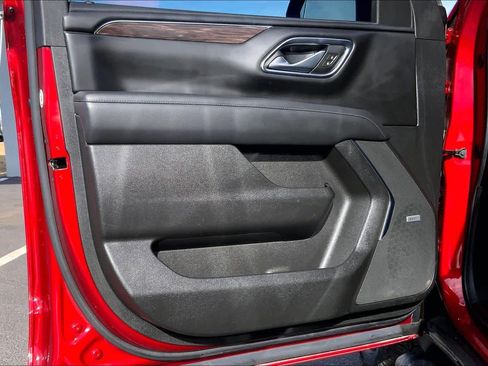 Used 2024 Chevrolet Tahoe Z71 w/ Luxury Package image 21