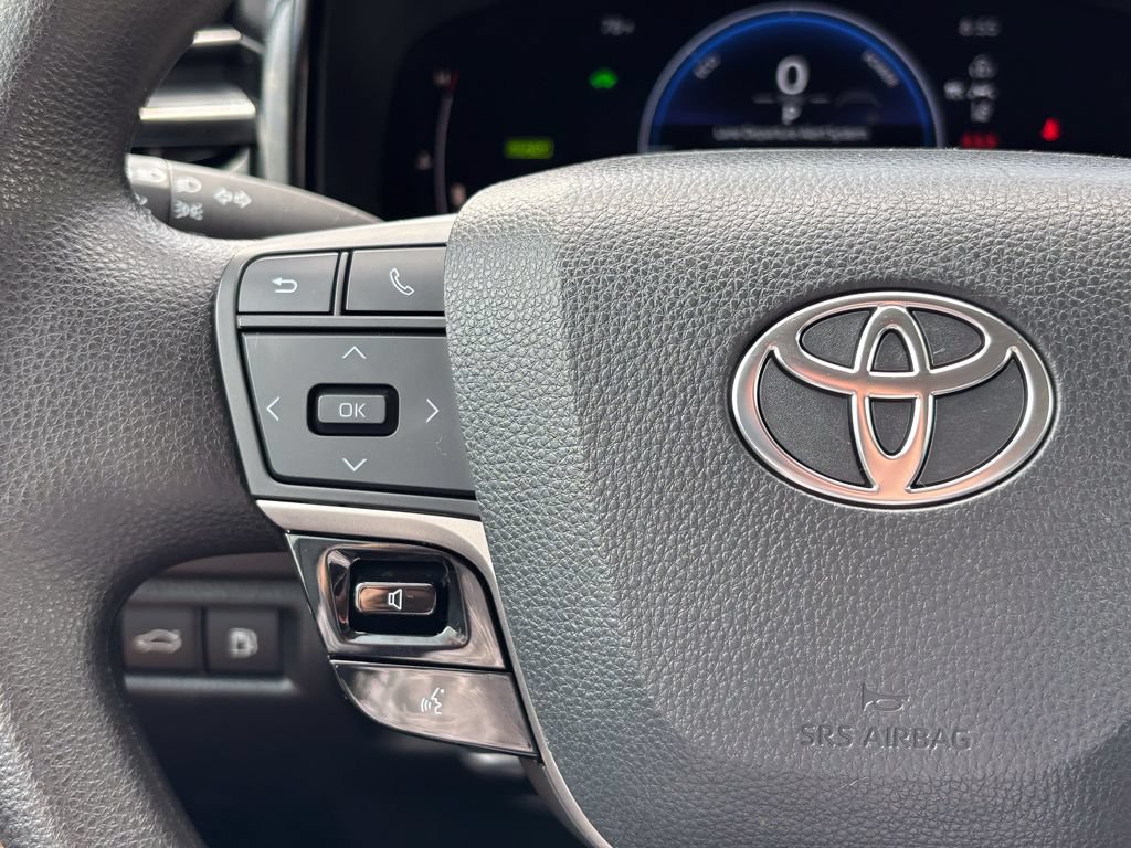Used 2025 Toyota Camry LE FWD image 28