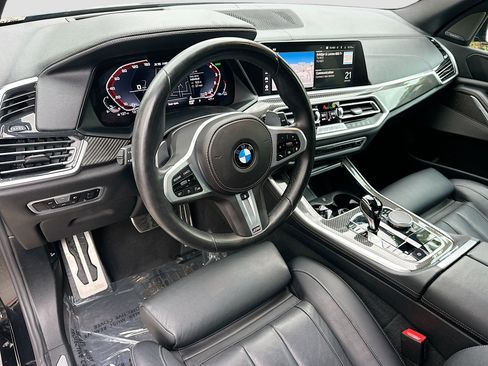 Used 2022 BMW X5 M50i w/ Premium Package image 9