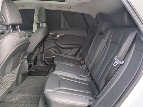 Used 2022 Audi Q8 Prestige AWD/4WD image 25