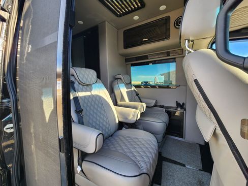 Used 2020 Mercedes-Benz Sprinter 3500 image 12