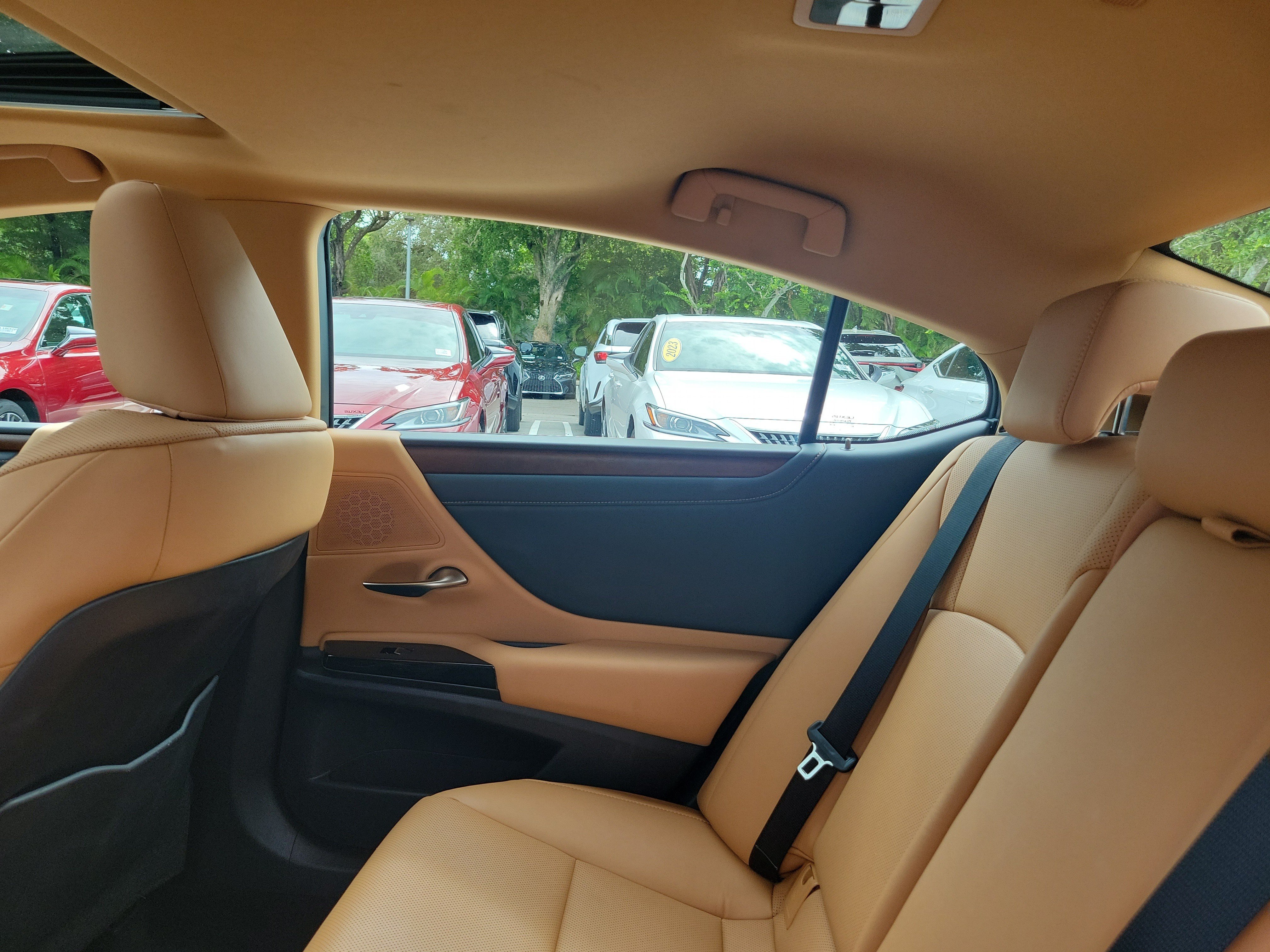 Used 2025 Lexus ES 350 w/ Premium Package FWD image 13